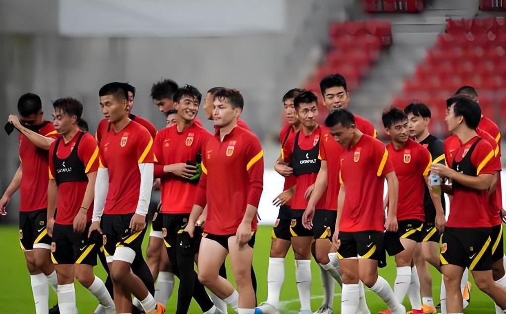 重庆铜梁龙3月4日官宣多位王牌离队，核心外援领衔，引发热议